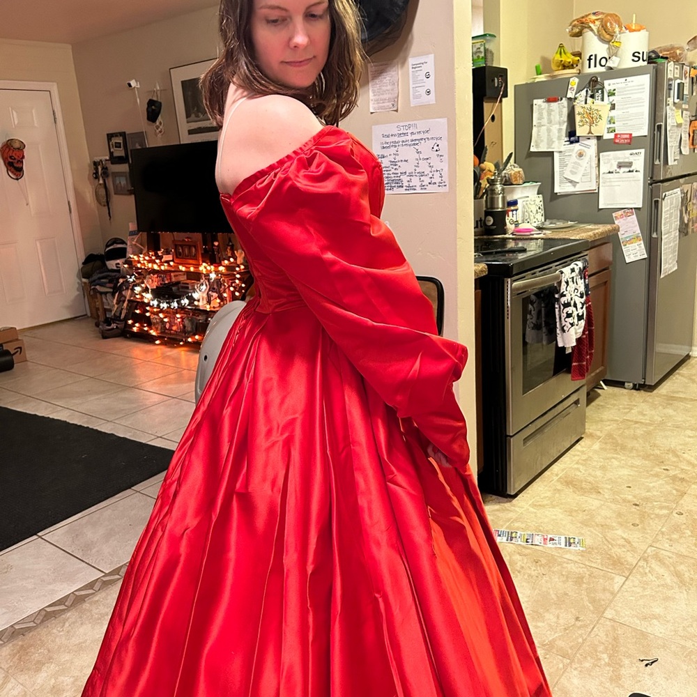 Elegant Red Satin Evening Lace Up Dress